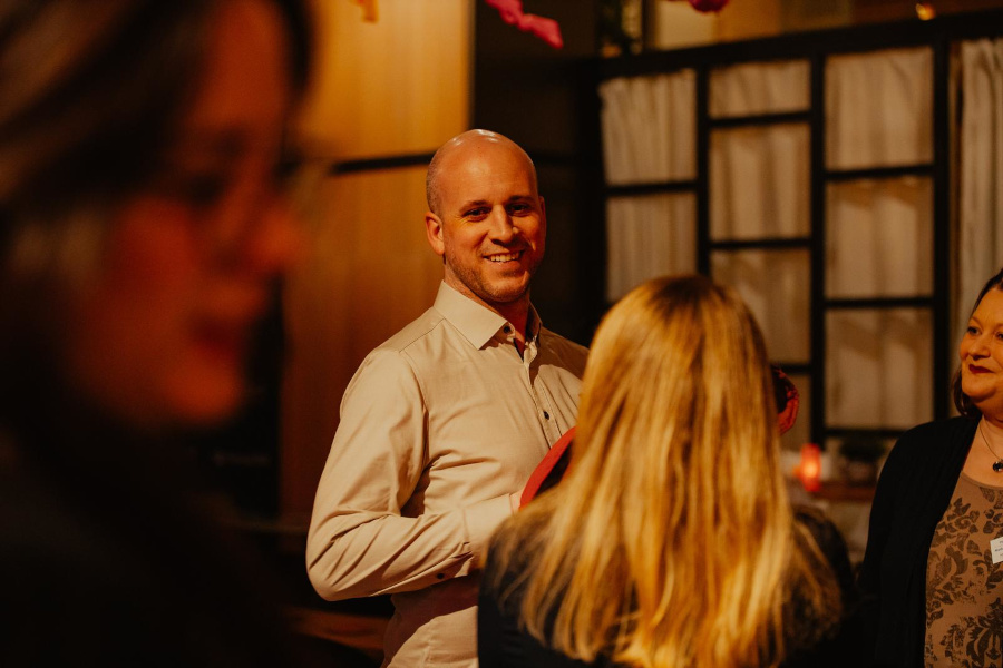 Rutger op een conferentie